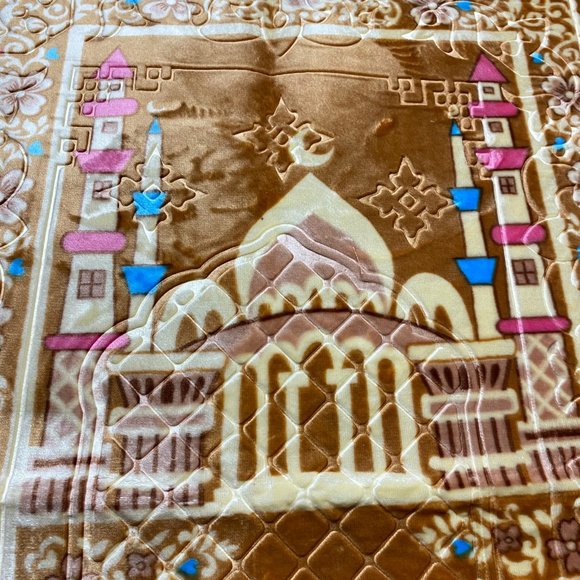 Comfortable Padding for Islamic Worship Prayer Mat - Picture 2 of 7